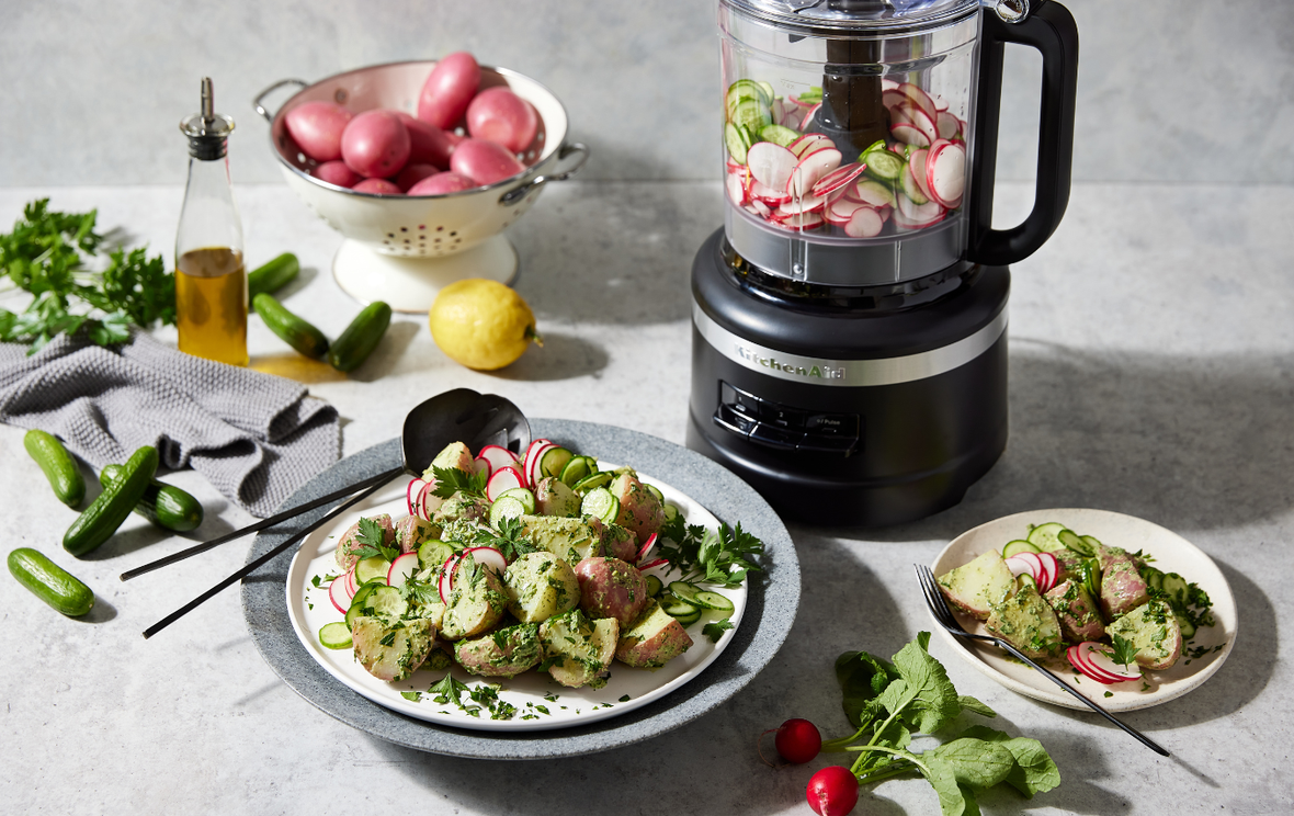 How to clean a food processor