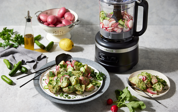 How to clean a food processor