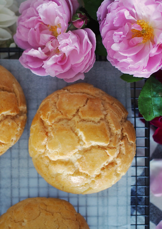 Pineapple bun (polo bao) | Elle Nguyen