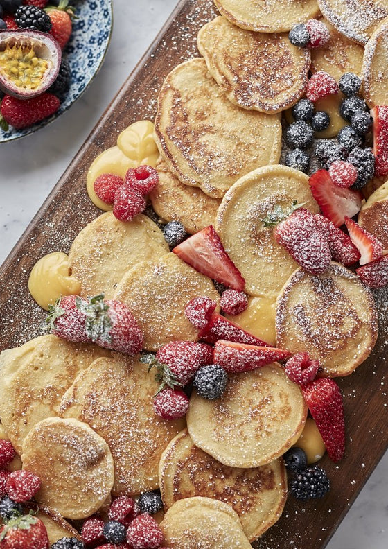 Buttermilk pikelets with lemon curd | Emmylou Loves