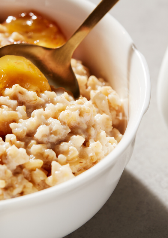 Creamy oats with caramelised bananas