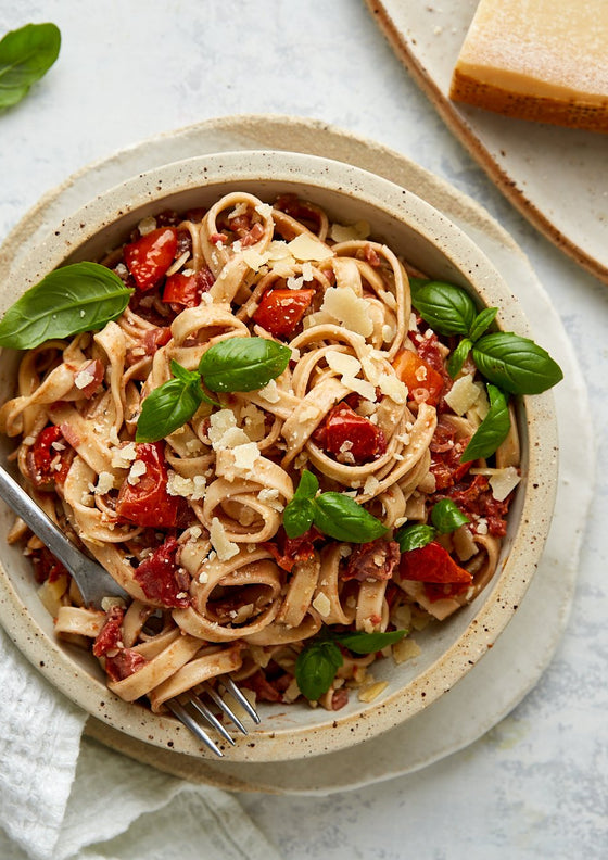 Sun-dried tomato fettuccine