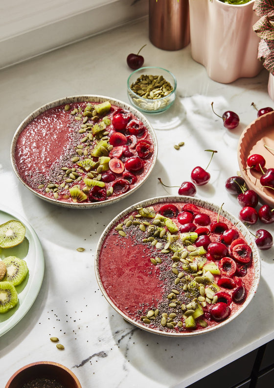 Raspberry coconut smoothie bowl