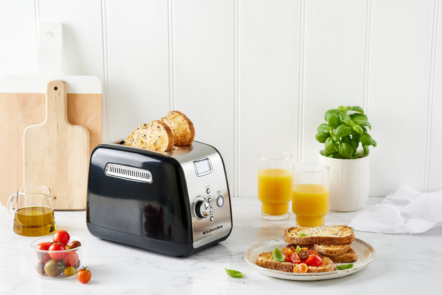 2 Slice Artisan Automatic Toaster KMT223